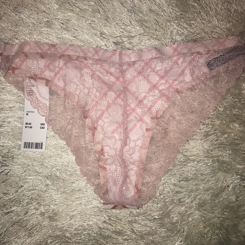 Urban Outfitters Lace Seamless Panties - Picture 2 of 4